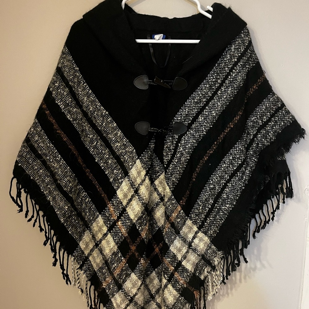 Apt. 9 Black Textured Knit Poncho
